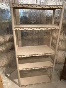 lot 149 image: Plastic 5 Shelf Storage Unit