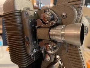 lot 163 image: Vintage Revere Super 8mm Projector