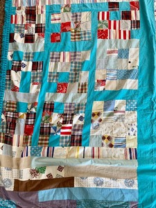 lot 325 image: Vintage Quilt Style Coverlet