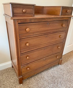 lot 332 image: Gentlemans Chest