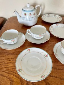 lot 367 image: Miniature Tea Set