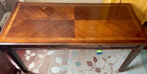 lot 364 image: Delightful Desk