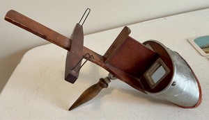 lot 365 image: Vintage Stereoscope