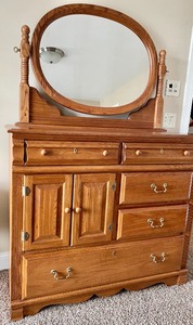 lot 381 image: Delightful Dresser with Detachable Mirror