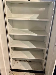 lot 427 image: Metal Cabinet