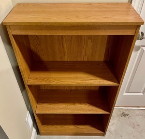 lot 432 image: Lovely Bookshelf