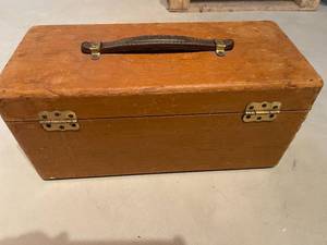 lot 181 image: Vintage Wooden Tackle Box With Some Vintage Tackle