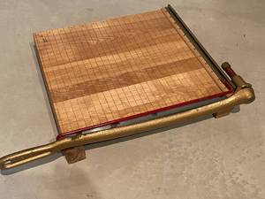 lot 187 image: Ingento Paper Cutter