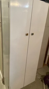 lot 464 image: White Metal Cabinet