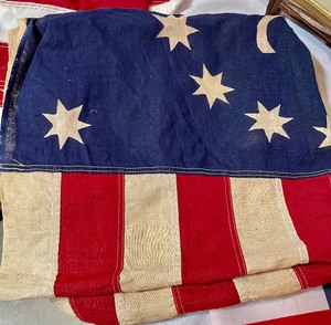 lot 487 image: Patriotic Grouping Including Vintage Flags