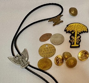 lot 488 image: Civil War Belt Buckles (Reproduction) and More