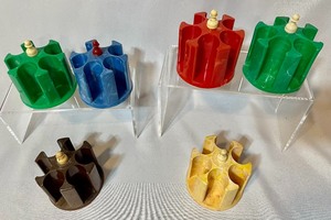 lot 276 image: Vintage Plastic Mini Chip Holders