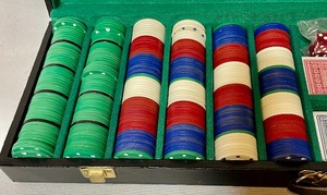 lot 285 image: Perfect Poker Set