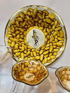 lot 518 image: Vintage Metal Planters Peanut Bowls and More