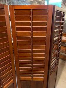 lot 507 image: Wooden 3 Section Room Divider
