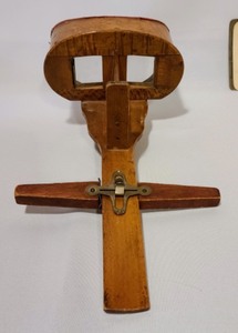lot 244 image: Stereoscope and 50 Viewing Cards