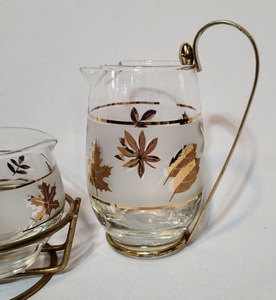 lot 252 image: Vintage Libby Frosted Gold Leaf CreamerSugar and Pitchers