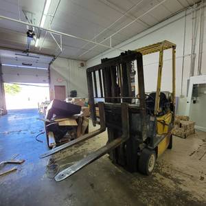 Yale GLC030AFNUAE082 3000 LBS LPG Powered ForkLift Truck Works Great