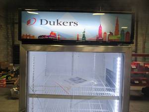 Dukers 18.7 cu. ft. Commercial Single Glass Swing Door Merchandiser Refrigerator in Black DSM-19R