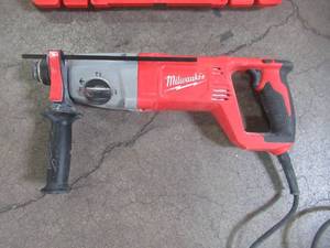 Milwaukee 1 12 in. SDS D-Handle Rotary Hammer 5262-21