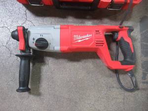 Milwaukee 1 12 in. SDS D-Handle Rotary Hammer 5262-21