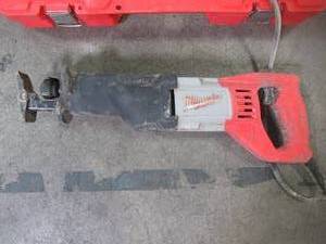 Milwaukee 12 Amp 1-18 in. Stroke SAWZALL Reciprocating Saw 6519-30