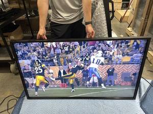 lot 46 image: Planar EP5814K-T Commercial-Grade 4K Interactive Ultra High Definition 58 LCD Display  Monitor