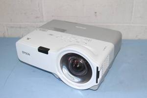 lot 100 image: Epson PowerLite 410W Widescreen Short-Throw Multimedia Projector