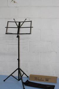 lot 118 image: Windsor Lightweight Fold Away Portable Music Stand (Black) with Bag - NEW