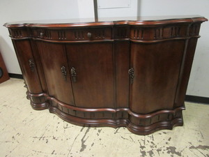 lot 704 image: CENTURY FURNITURE MAHOGANY BUFFET