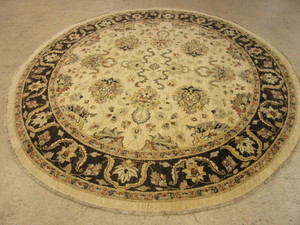 lot 716 image: AREA RUG, 7