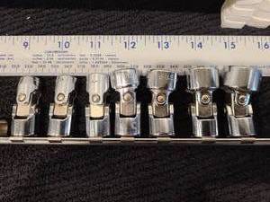 lot 62 image: S K 7 Piece 38 Drive 6 Point Flex Fractional Chrome Socket Set