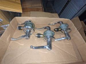 lot 109 image: 3 New BathroomBedroom Door Handles