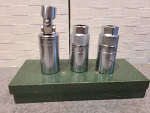 lot 25 image: SK SPARK PLUG SOCKETS(3)