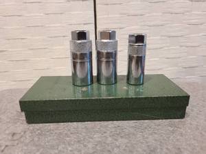 lot 26 image: SK SPARK PLUG SOCKETS(3)