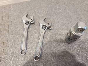 lot 54 image: SK 8004 12-Inch Jaw Capacity 4-Inch Adjustable Wrench(2) &  Model 40190 12-inch Drive Chrome Universal Joint
