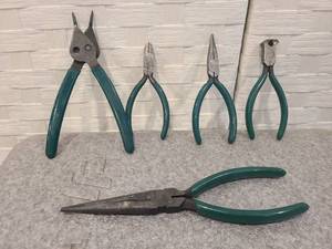 lot 56 image: SK TOOLS NEEDLE NOSE PLIERS
