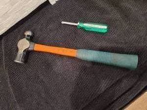 lot 12 image: SK TOOLS BALL PEEN HAMMER & NUT DRIVER