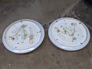 lot 122 image: 2 Ceiling Mount Saucer Lights
