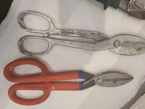 lot 95 image: METAL SHEERS AND VARIETY TIN SNIPS