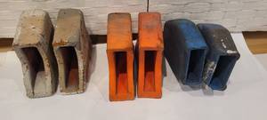 lot 162 image: LADDER PAWS