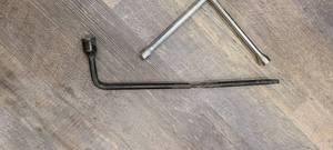 lot 147 image: TIRE IRONS