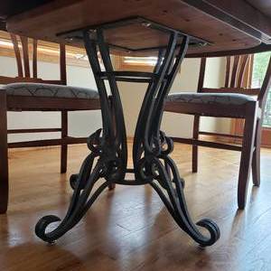 Nichols and Stone Cherry Dining Table and 4 Chairs  2 Leaves