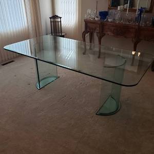 Elegant Modern Curved Base Tempered Glass Dining Table