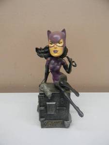 lot 7 image: CATWOMAN MONOGRAM MASTERWORKS  DC COMICS BOBBLEHEAD - VERY COOL PIECE - APPROX 8 - SEE PICTURES
