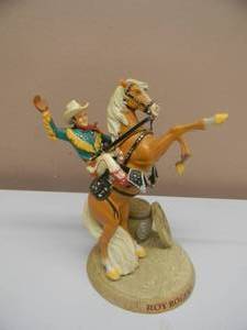 lot 18 image: Vintage Vandor Roy Rogers and Trigger Bobblehead Statue Figure - NICE - VERY COLLECTIBLE PIECE - APPROX 9 - SEE PICTURES