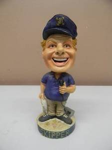 lot 45 image: NECA THE SKIPPER GILLIGANS ISLAND HEADKNOCKER - AWESOME - VERY COOL PIECE - APPROX 8 - SEE PICTURES