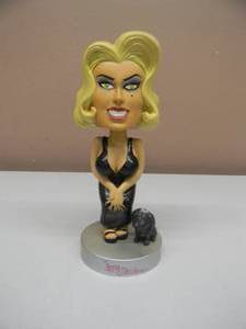 lot 61 image: BOSLEY BOBBERS THE ANNA NICOLE SHOW BOBBLEHEAD - VERY COOL PIECE - APPROX 7 - SEE PICTURES