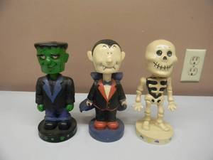 lot 69 image: Frankenstein, Dracula & Skeleton Halloween Bobbleheads - Rare - VERY COOL SET - APPROX 9 - SEE PICTURES