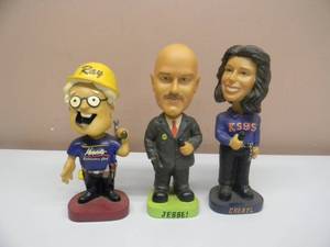 lot 72 image: JESSE, RAY & CHERYL BOBBLEHEAD FIGURES - NICE - SEE PICTURES